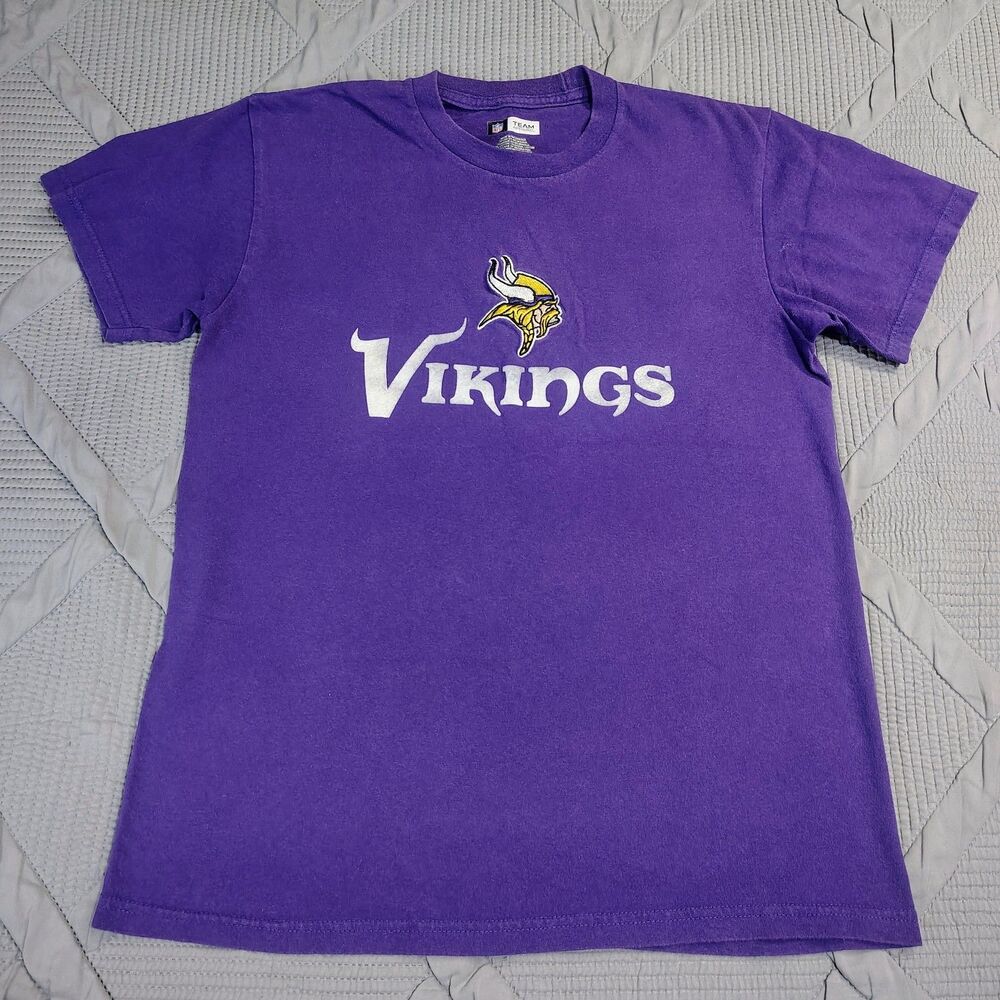 NFL Team Apparel Minnesota Vikings T-Shirt Size M Purple Football Embroidered